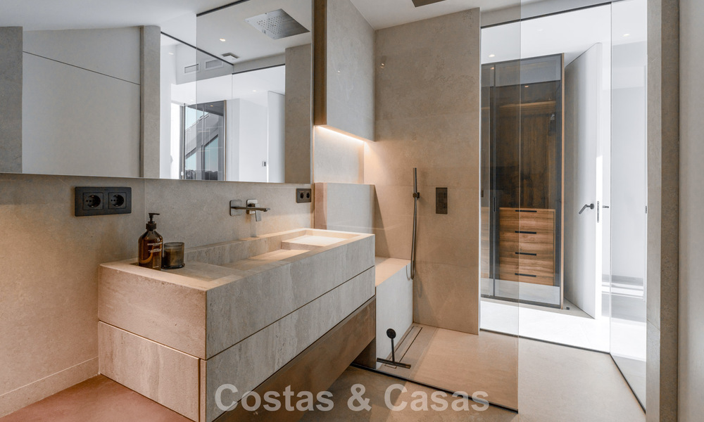 Penthouse duplex moderne et rénové avec vue sur la mer à vendre à proximité de Puerto Banús, Marbella 789153