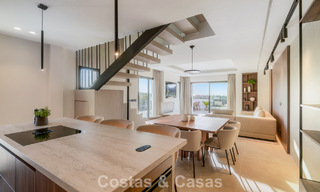 Penthouse duplex moderne et rénové avec vue sur la mer à vendre à proximité de Puerto Banús, Marbella 789163 