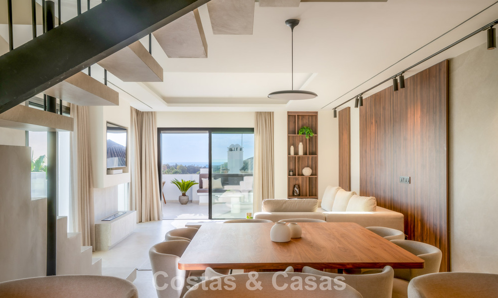 Penthouse duplex moderne et rénové avec vue sur la mer à vendre à proximité de Puerto Banús, Marbella 789164