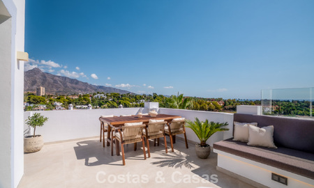 Penthouse duplex moderne et rénové avec vue sur la mer à vendre à proximité de Puerto Banús, Marbella 789173