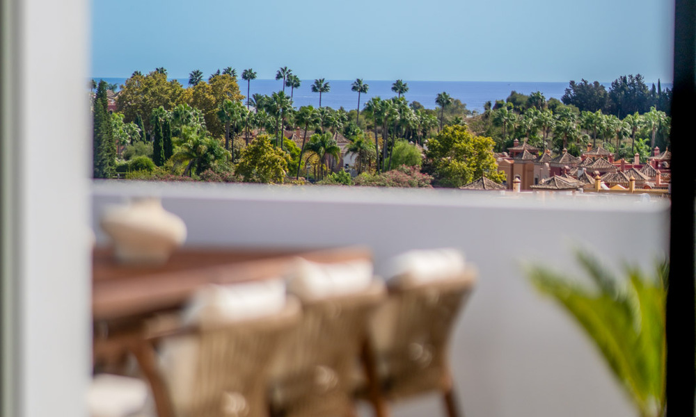 Penthouse duplex moderne et rénové avec vue sur la mer à vendre à proximité de Puerto Banús, Marbella 789175