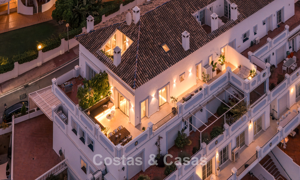 Penthouse duplex moderne et rénové avec vue sur la mer à vendre à proximité de Puerto Banús, Marbella 789176