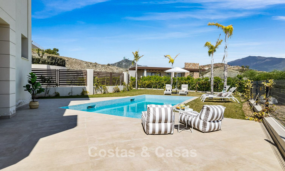 Villa de luxe prêt à emménager, architecture moderne et vue panoramique sur la mer, à vendre à Marbella - Benahavis 788942