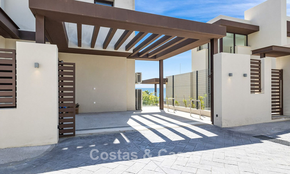 Villa de luxe prêt à emménager, architecture moderne et vue panoramique sur la mer, à vendre à Marbella - Benahavis 788943
