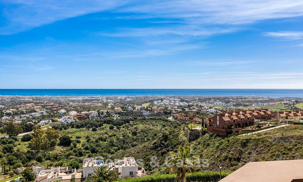 Villa de luxe prêt à emménager, architecture moderne et vue panoramique sur la mer, à vendre à Marbella - Benahavis 788949
