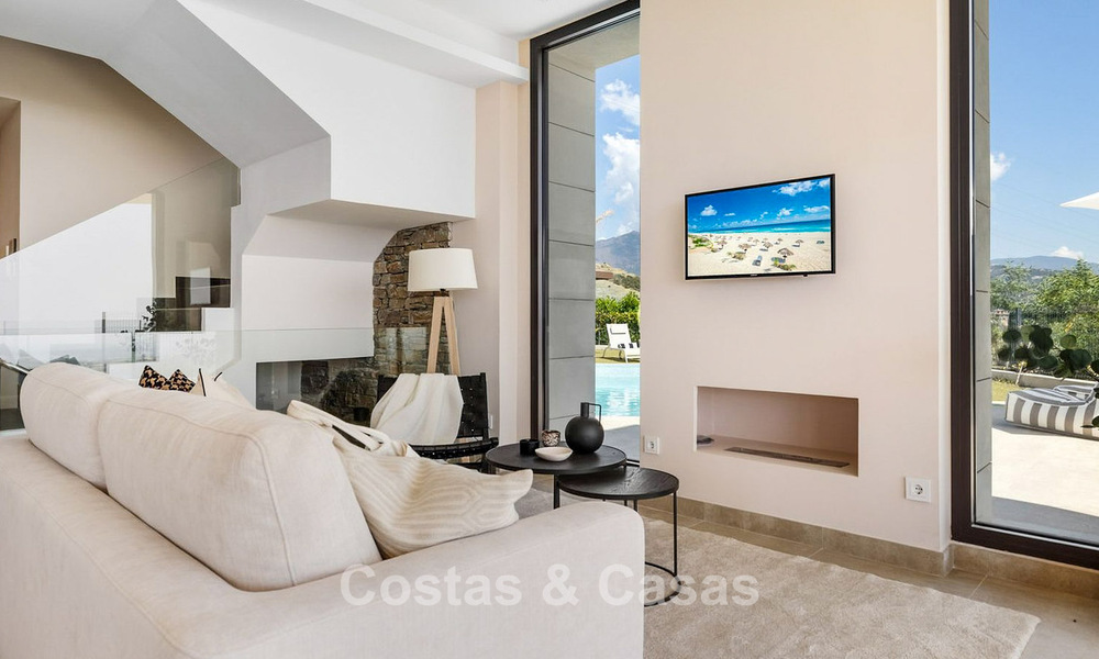 Villa de luxe prêt à emménager, architecture moderne et vue panoramique sur la mer, à vendre à Marbella - Benahavis 788952