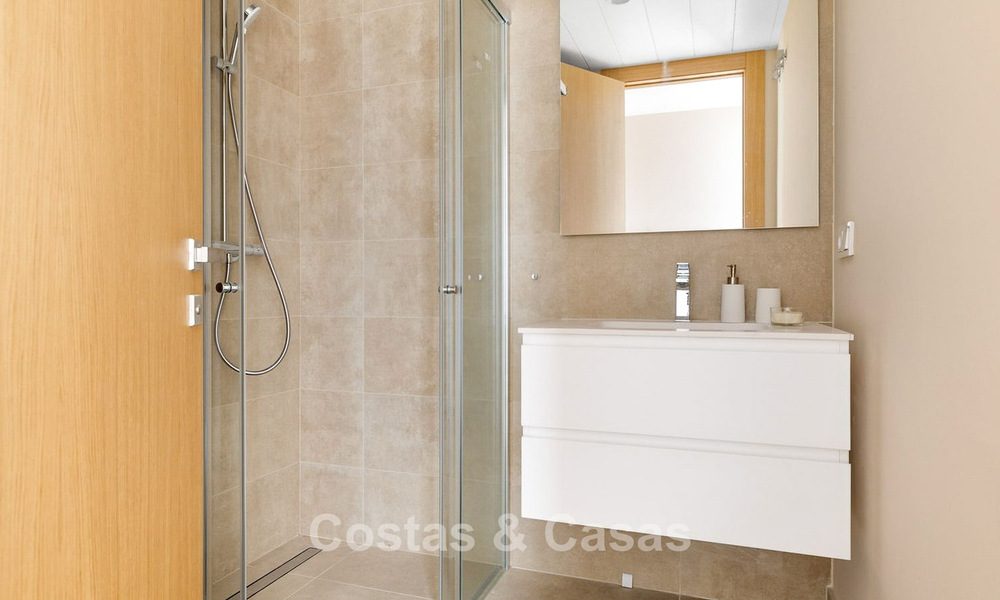 Villa de luxe prêt à emménager, architecture moderne et vue panoramique sur la mer, à vendre à Marbella - Benahavis 788953