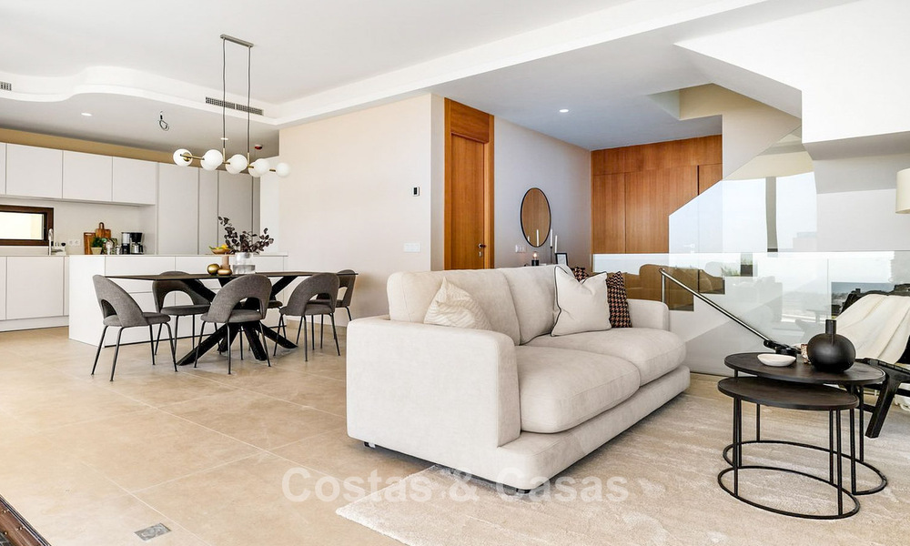 Villa de luxe prêt à emménager, architecture moderne et vue panoramique sur la mer, à vendre à Marbella - Benahavis 788958