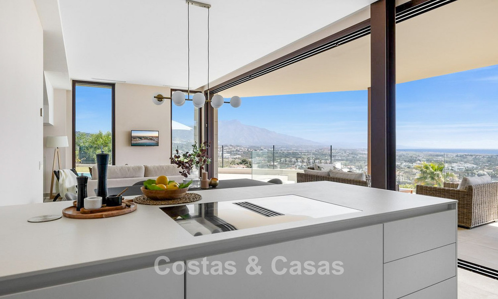 Villa de luxe prêt à emménager, architecture moderne et vue panoramique sur la mer, à vendre à Marbella - Benahavis 788959