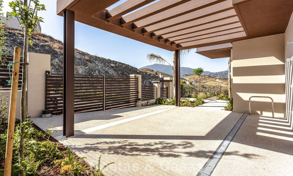 Villa de luxe prêt à emménager, architecture moderne et vue panoramique sur la mer, à vendre à Marbella - Benahavis 788962