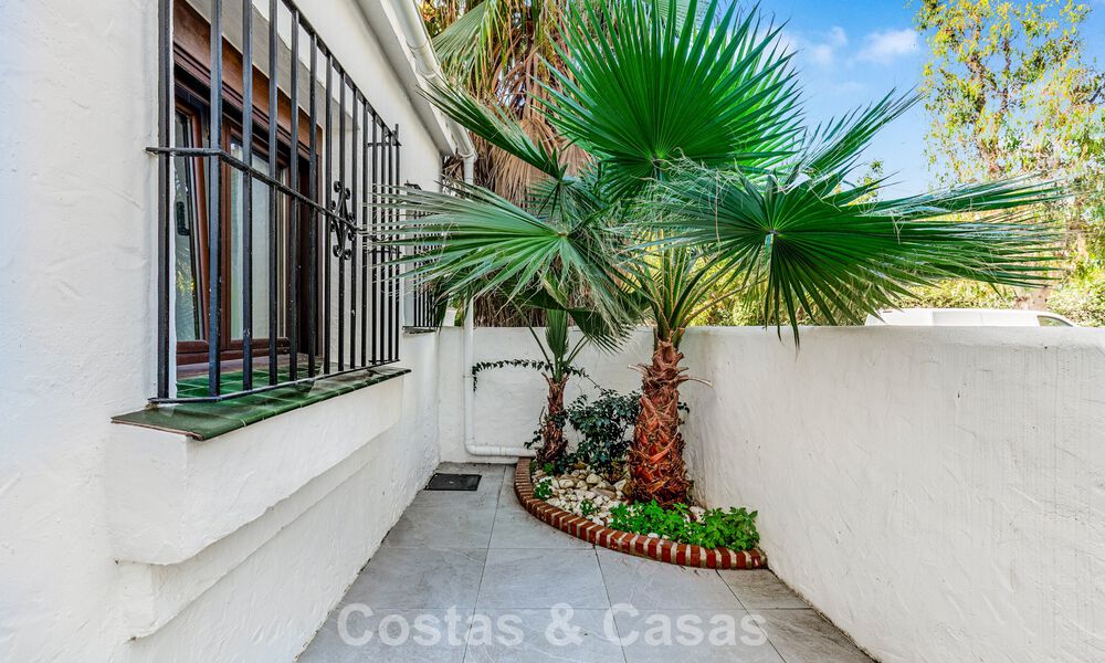 Appartement de luxe rénové à vendre à deux pas de la plage et du centre de Puerto Banús, Marbella 789019