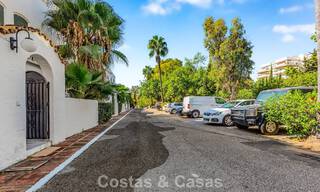 Appartement de luxe rénové à vendre à deux pas de la plage et du centre de Puerto Banús, Marbella 789025 