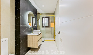 Appartement de luxe rénové à vendre à deux pas de la plage et du centre de Puerto Banús, Marbella 789030 