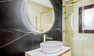 Appartement de luxe rénové à vendre à deux pas de la plage et du centre de Puerto Banús, Marbella 789031 