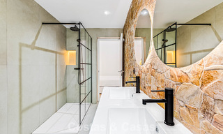 Appartement de luxe rénové à vendre à deux pas de la plage et du centre de Puerto Banús, Marbella 789036 