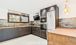 Appartement de luxe rénové à vendre à deux pas de la plage et du centre de Puerto Banús, Marbella 789037 