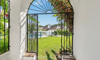 Appartement de luxe rénové à vendre à deux pas de la plage et du centre de Puerto Banús, Marbella 789043 