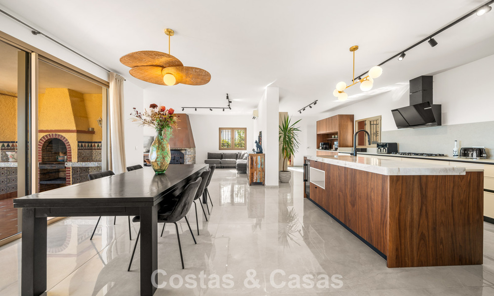 Authentique villa méditerranéenne avec vue imprenable sur la mer à vendre à l'ouest du centre d'Estepona 788980