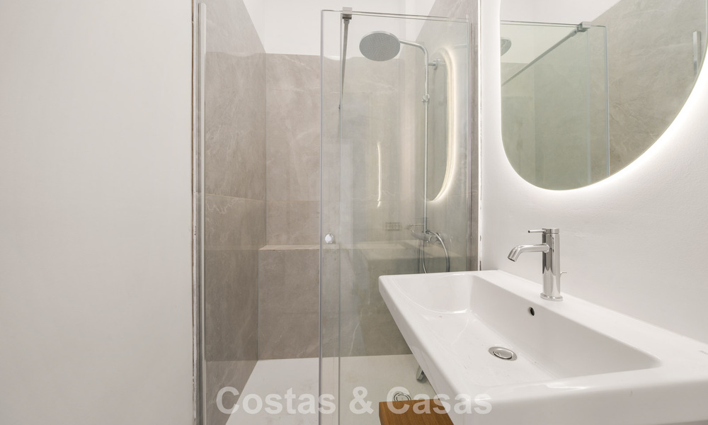 Authentique villa méditerranéenne avec vue imprenable sur la mer à vendre à l'ouest du centre d'Estepona 788997