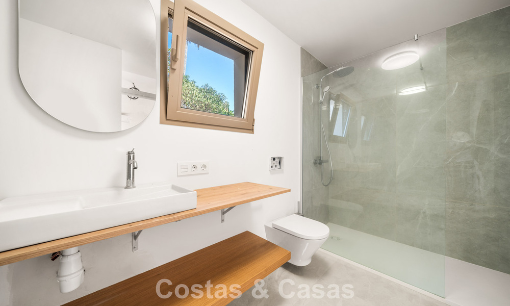 Authentique villa méditerranéenne avec vue imprenable sur la mer à vendre à l'ouest du centre d'Estepona 789004