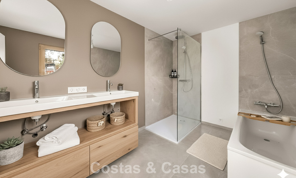 Authentique villa méditerranéenne avec vue imprenable sur la mer à vendre à l'ouest du centre d'Estepona 789017