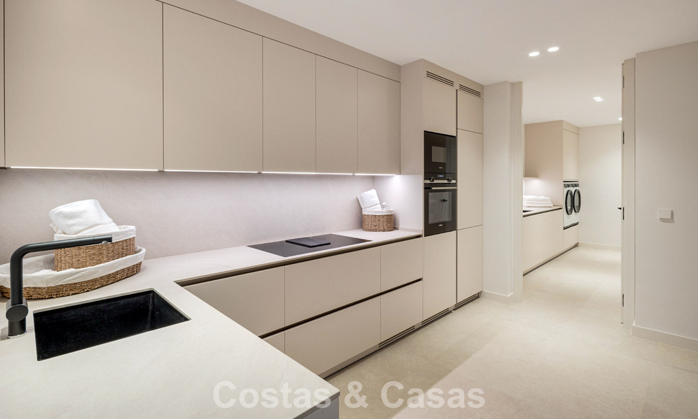 Magnifique villa d'architecte avec vue mer spectaculaire à vendre à Elviria, à l'est du centre de Marbella 789081