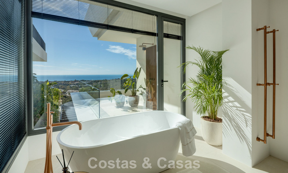 Magnifique villa d'architecte avec vue mer spectaculaire à vendre à Elviria, à l'est du centre de Marbella 789098