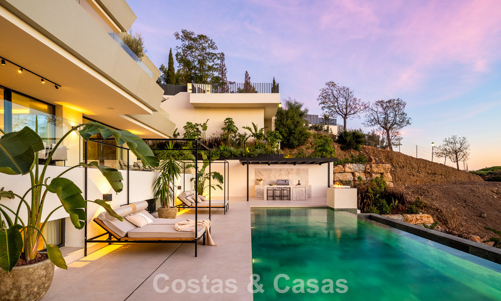 Magnifique villa d'architecte avec vue mer spectaculaire à vendre à Elviria, à l'est du centre de Marbella 789125