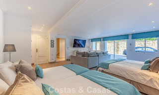 Villa de style espagnol à vendre en bordure d’un parcours de golf, dans résidence sécurisée de La Quinta, Marbella - Benahavís 789241 