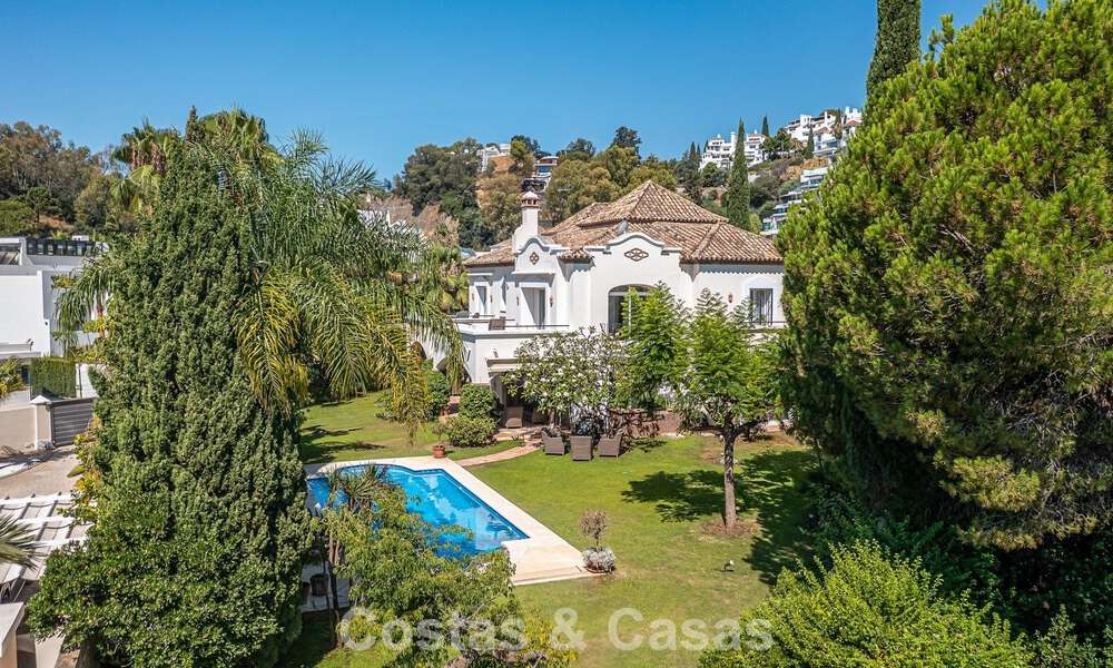 Villa de style espagnol à vendre en bordure d’un parcours de golf, dans résidence sécurisée de La Quinta, Marbella - Benahavís 789246