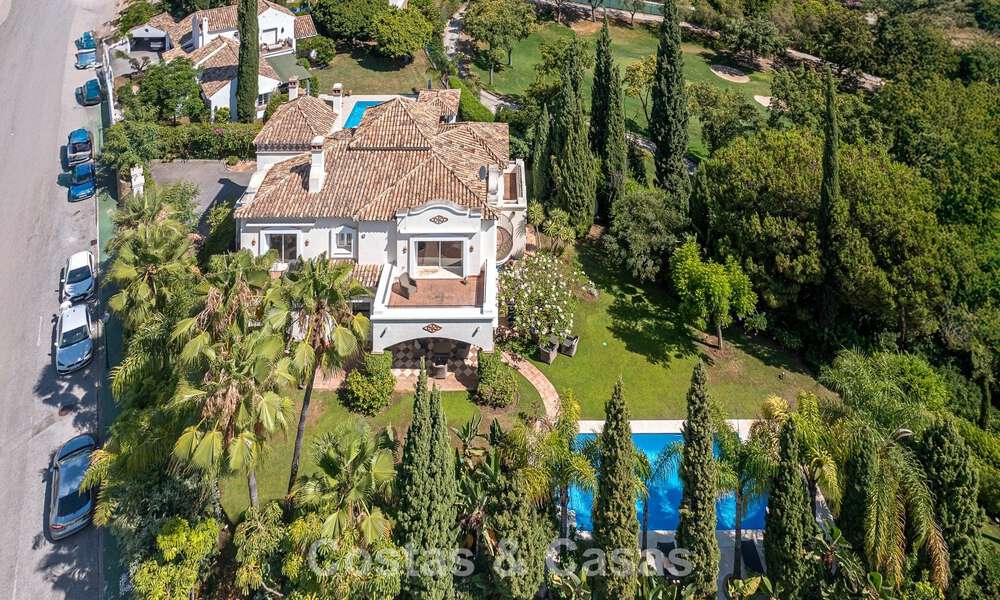 Villa de style espagnol à vendre en bordure d’un parcours de golf, dans résidence sécurisée de La Quinta, Marbella - Benahavís 789248