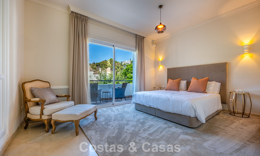 Villa de style espagnol à vendre en bordure d’un parcours de golf, dans résidence sécurisée de La Quinta, Marbella - Benahavís 789249