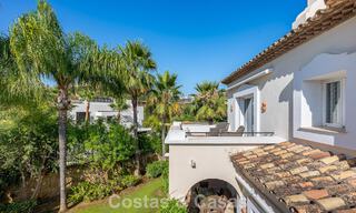 Villa de style espagnol à vendre en bordure d’un parcours de golf, dans résidence sécurisée de La Quinta, Marbella - Benahavís 789261 