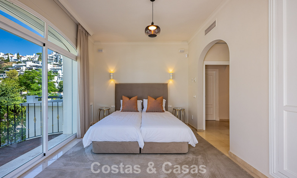 Villa de style espagnol à vendre en bordure d’un parcours de golf, dans résidence sécurisée de La Quinta, Marbella - Benahavís 789266