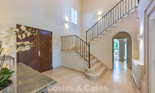 Villa de style espagnol à vendre en bordure d’un parcours de golf, dans résidence sécurisée de La Quinta, Marbella - Benahavís 789272 