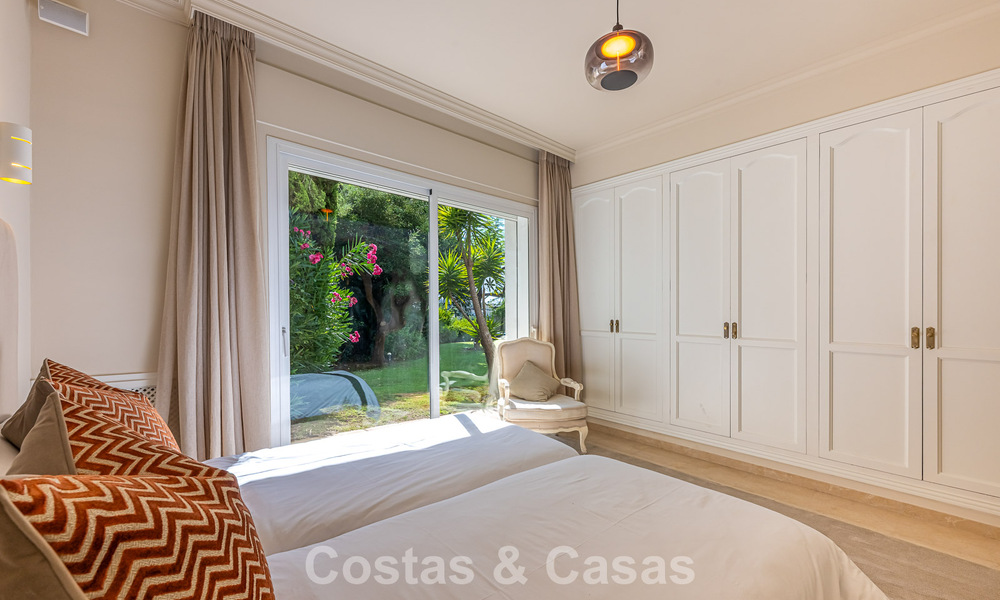 Villa de style espagnol à vendre en bordure d’un parcours de golf, dans résidence sécurisée de La Quinta, Marbella - Benahavís 789274