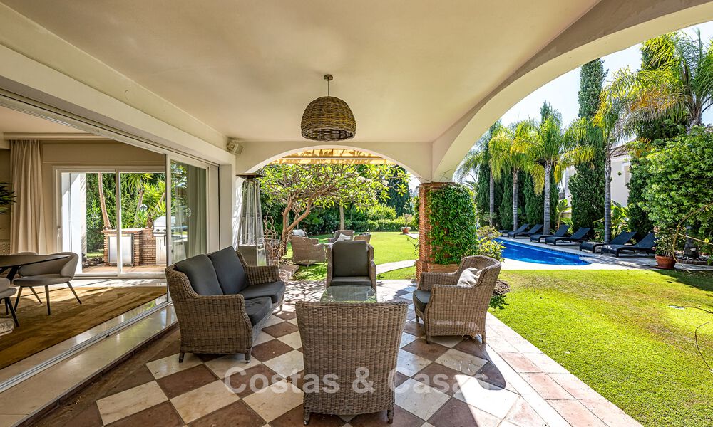 Villa de style espagnol à vendre en bordure d’un parcours de golf, dans résidence sécurisée de La Quinta, Marbella - Benahavís 789279