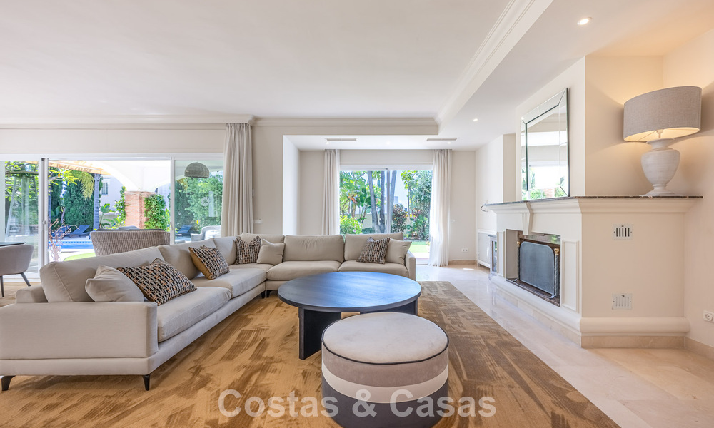 Villa de style espagnol à vendre en bordure d’un parcours de golf, dans résidence sécurisée de La Quinta, Marbella - Benahavís 789291