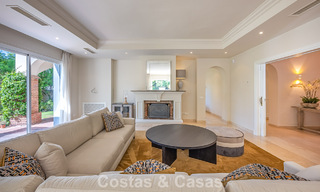 Villa de style espagnol à vendre en bordure d’un parcours de golf, dans résidence sécurisée de La Quinta, Marbella - Benahavís 789292 