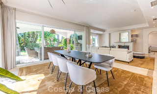 Villa de style espagnol à vendre en bordure d’un parcours de golf, dans résidence sécurisée de La Quinta, Marbella - Benahavís 789293 