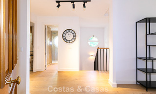 Duplex rénové à vendre à distance de marche de commodités locales et de Puerto Banús à Nueva Andalucia, Marbella 789334 