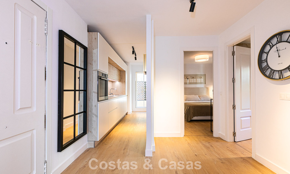 Duplex rénové à vendre à distance de marche de commodités locales et de Puerto Banús à Nueva Andalucia, Marbella 789345