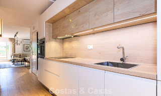 Duplex rénové à vendre à distance de marche de commodités locales et de Puerto Banús à Nueva Andalucia, Marbella 789347 