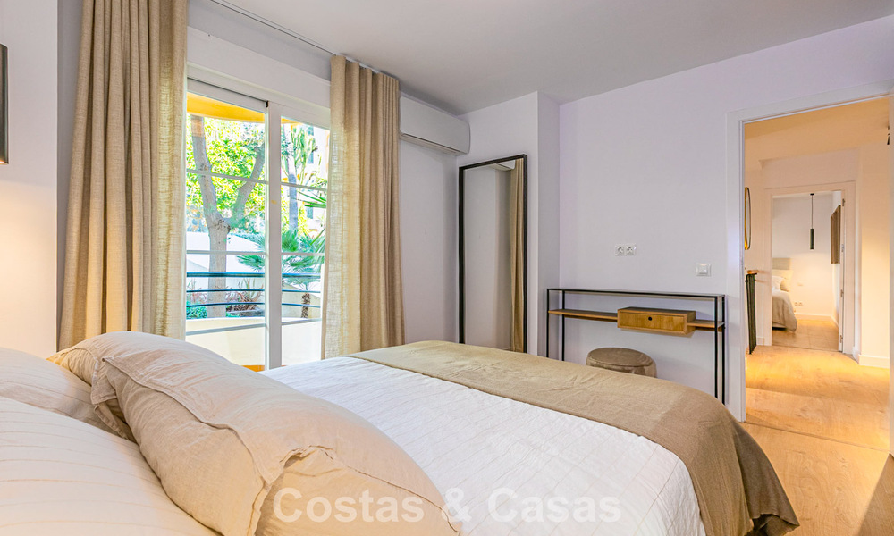 Duplex rénové à vendre à distance de marche de commodités locales et de Puerto Banús à Nueva Andalucia, Marbella 789353