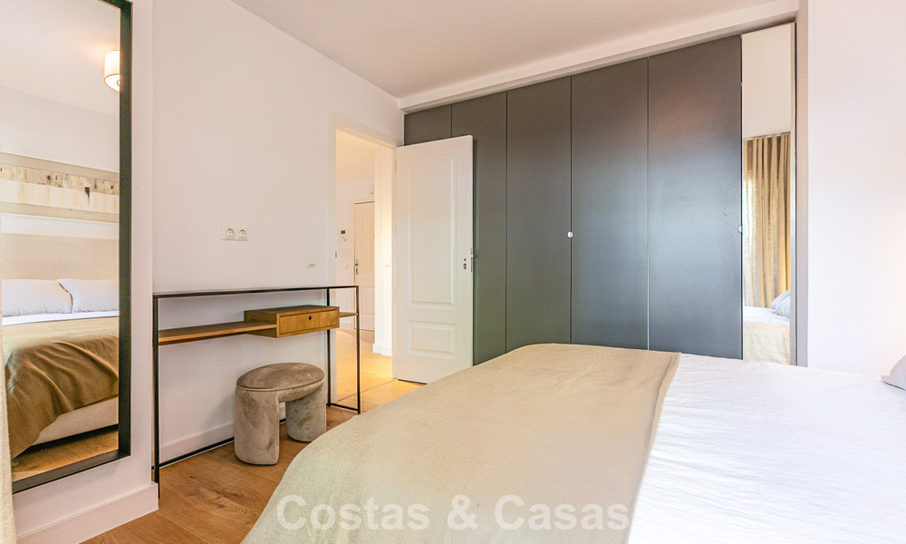 Duplex rénové à vendre à distance de marche de commodités locales et de Puerto Banús à Nueva Andalucia, Marbella 789354