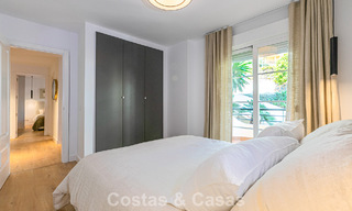 Duplex rénové à vendre à distance de marche de commodités locales et de Puerto Banús à Nueva Andalucia, Marbella 789357 