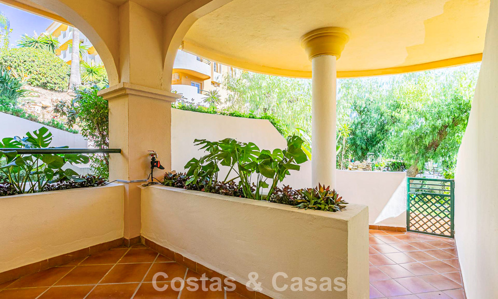 Duplex rénové à vendre à distance de marche de commodités locales et de Puerto Banús à Nueva Andalucia, Marbella 789363