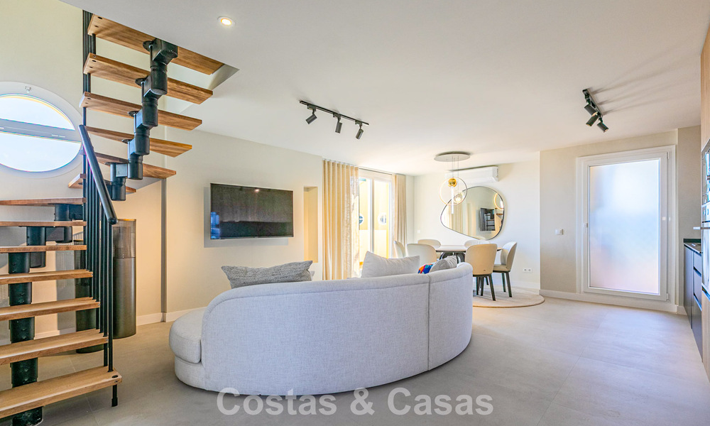 Penthouse avec vue sur la mer à vendre à distance de marche des commodités et de Puerto Banus à Nueva Andalucia, Marbella 789308