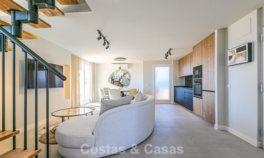 Penthouse avec vue sur la mer à vendre à distance de marche des commodités et de Puerto Banus à Nueva Andalucia, Marbella 789309