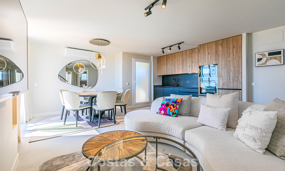 Penthouse avec vue sur la mer à vendre à distance de marche des commodités et de Puerto Banus à Nueva Andalucia, Marbella 789310